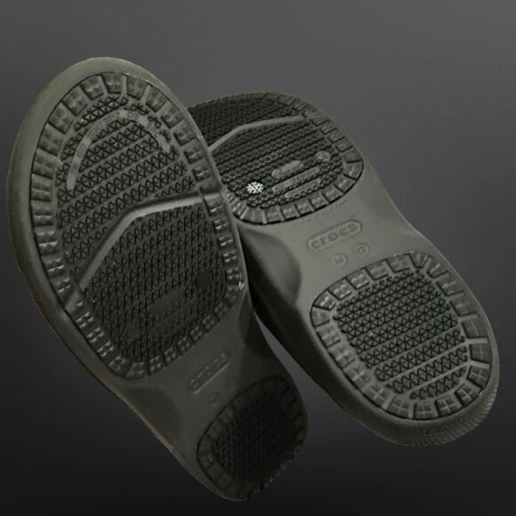 Men’s Crocs On The Clock Solid Black Clogs Loafers Size 12 - Picture 4 of 10